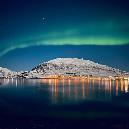 Kvaloya Apartment By The Sea Tromsø Buitenkant foto