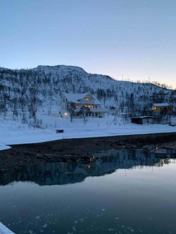 Kvaloya Apartment By The Sea Tromsø Buitenkant foto