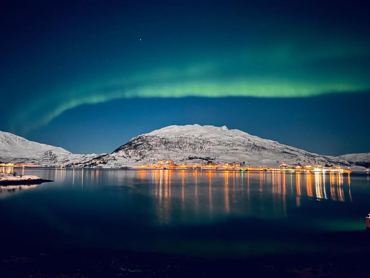 Kvaloya Apartment By The Sea Tromsø Buitenkant foto